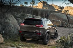 New Jeep Cherokee photo gallery